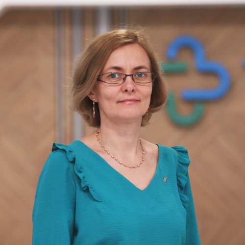 Dr. Danku Viktória