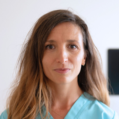 Dr. Alföldi Viktória