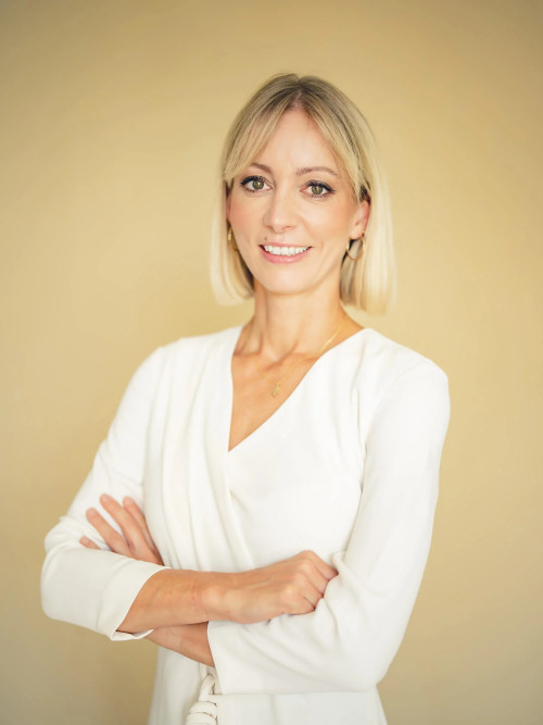 Dr. Ping Orsolya