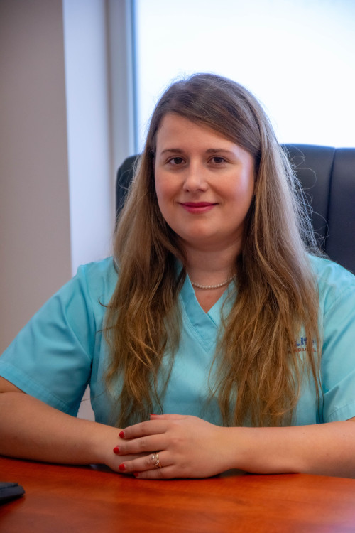 Dr. Blényesi Eszter