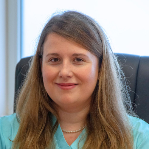 Dr. Blényesi Eszter