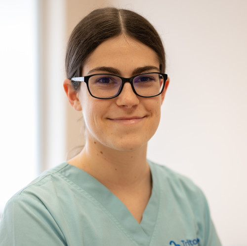 Dr. Berke Fruzsina