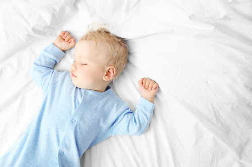 Így öltöztesd a babád éjszaka, hogy biztosan ne fázzon!