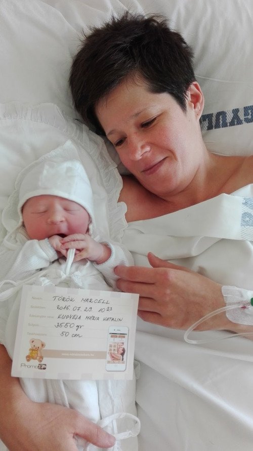 Ő MÁR TÚLSÁGOSAN KÍVÁNCSI VOLT ERRE A VILÁGRA