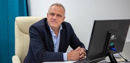 "Nem győzöm megköszönni ezúton is Willner Főorvos Úrnak, hogy megműtött"