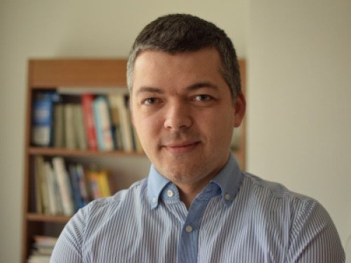 DR. PÉTERFI ISTVÁN IS CSATLAKOZIK A KAPOS MEDICAL CSAPATÁHOZ