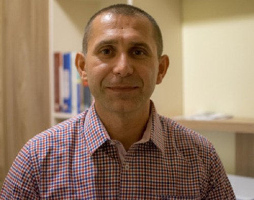DR. MAGYARI ATTILÁVAL BŐVÜLT A KAPOS MEDICAL CSAPATA