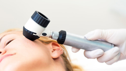 Az orvos válaszol: bőrünk egészségéről és nemi betegségekről dr. Kovács Alizzal